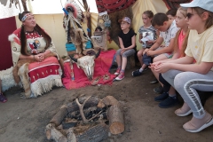 3b-w-tipi-wodza