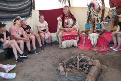 dziewczynki-z-3b-w-tipi-wodza